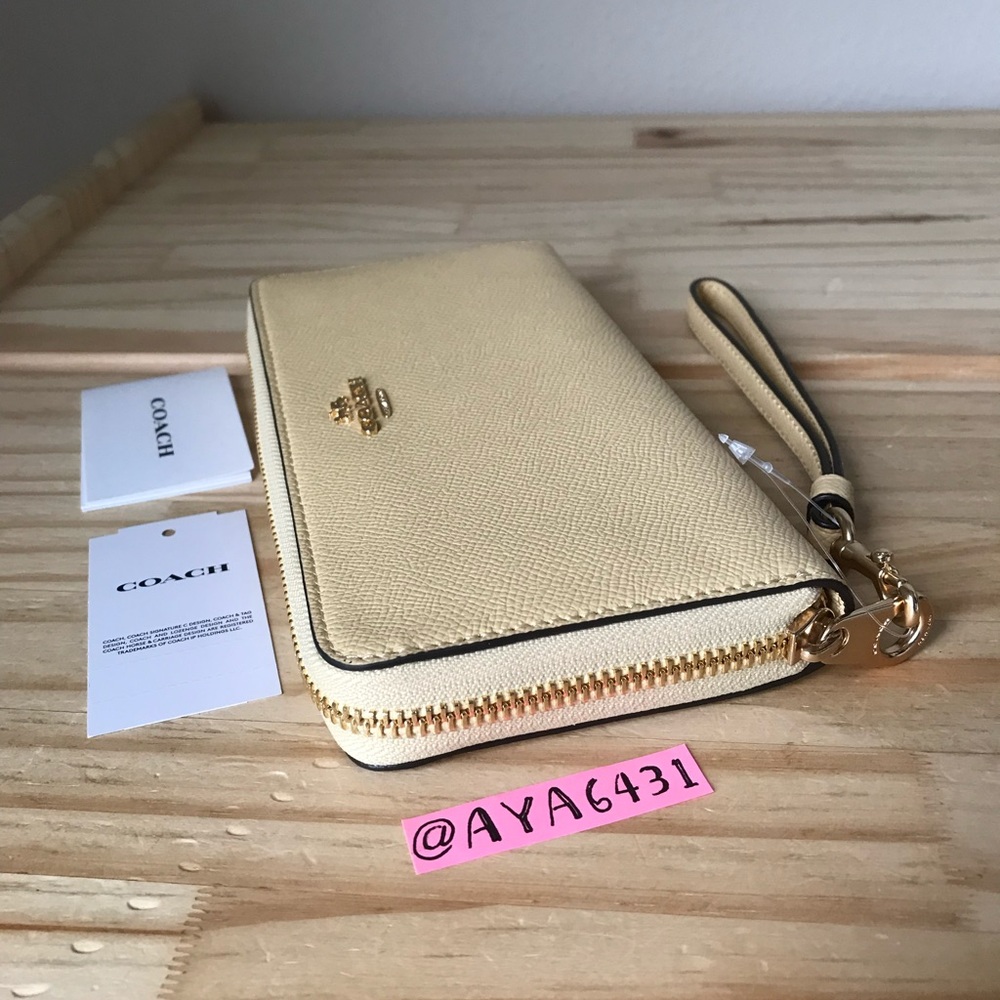 Coach wallet🎈🎈 - Picture 3 of 6